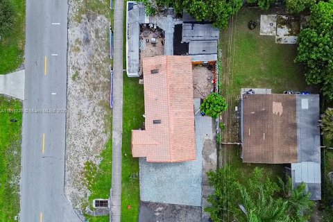 Villa ou maison à vendre à Pompano Beach, Floride: 4 chambres, 87.42 m2 № 1943743 - photo 3