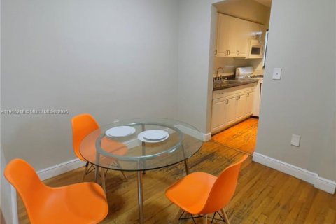 House in Miami Beach, Florida 1 bedroom № 1971061 - photo 5