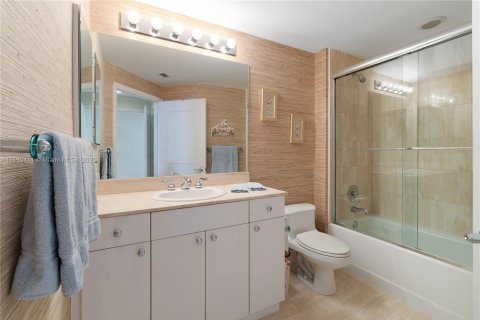 Condo in Aventura, Florida, 3 bedrooms  № 1983519 - photo 16