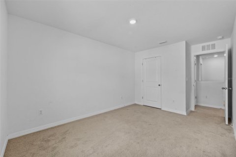 House in Dade City, Florida 4 bedrooms, 207.92 sq.m. № 1759386 - photo 20
