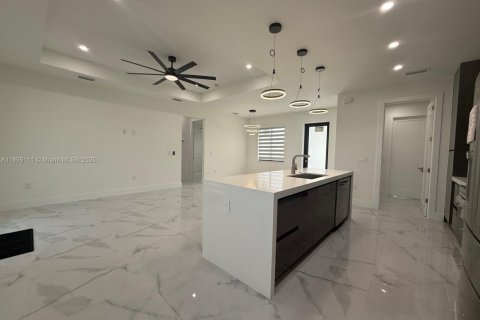 Villa ou maison à vendre à Lehigh Acres, Floride: 3 chambres, 126.07 m2 № 1951295 - photo 6
