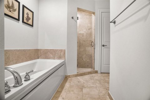 Condo in Weston, Florida, 2 bedrooms  № 2068329 - photo 14