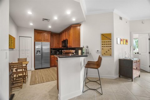 Condo in Weston, Florida, 2 bedrooms  № 2068329 - photo 7