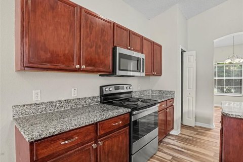 Villa ou maison à vendre à Poinciana, Floride: 4 chambres, 193.79 m2 № 2388919 - photo 8