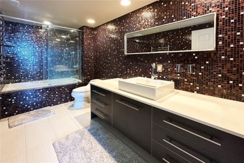 Condo in Miami, Florida, 2 bedrooms  № 2173039 - photo 10