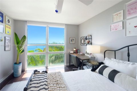 Condo in Miami, Florida, 2 bedrooms  № 2173039 - photo 12