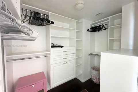 Condo in Miami, Florida, 2 bedrooms  № 2173039 - photo 11