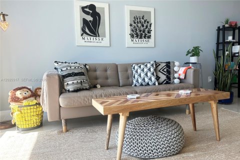 Condo in Miami, Florida, 2 bedrooms  № 2173039 - photo 9