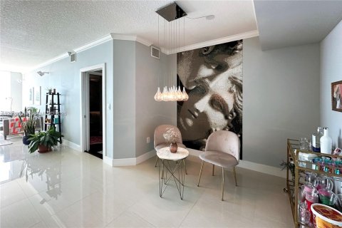 Condo in Miami, Florida, 2 bedrooms  № 2173039 - photo 4