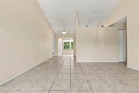 Casa en venta en New Port Richey, Florida, 3 dormitorios, 113.99 m2 № 2400282 - foto 6