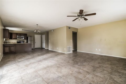Villa ou maison à louer à Edgewater, Floride: 3 chambres, 115.2 m2 № 1820841 - photo 4