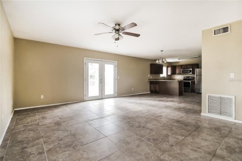 Villa ou maison à louer à Edgewater, Floride: 3 chambres, 115.2 m2 № 1820841 - photo 3