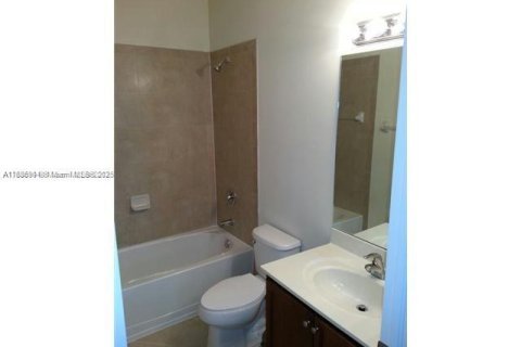 Adosado en alquiler en Miami, Florida, 3 dormitorios, 142.14 m2 № 1932715 - foto 22