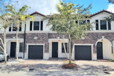 Touwnhouse à louer à Miami, Floride: 3 chambres, 142.14 m2 № 1932715 - photo 30
