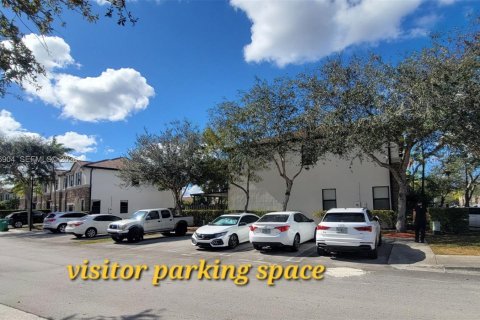 Touwnhouse à louer à Miami, Floride: 3 chambres, 142.14 m2 № 1932715 - photo 29