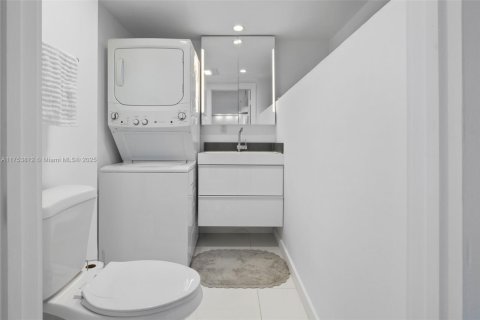 Copropriété à louer à Sunny Isles Beach, Floride: 3 chambres, 206.24 m2 № 1730052 - photo 8
