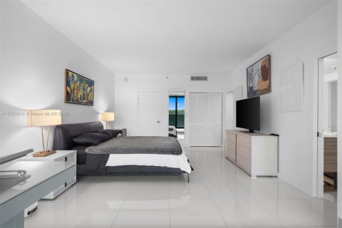 Copropriété à louer à Sunny Isles Beach, Floride: 3 chambres, 206.24 m2 № 1730052 - photo 25