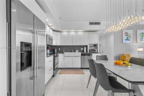 Copropriété à louer à Sunny Isles Beach, Floride: 3 chambres, 206.24 m2 № 1730052 - photo 5