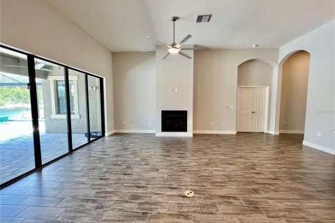 House in Land O' Lakes, Florida 4 bedrooms, 294.31 sq.m. № 2278089 - photo 24
