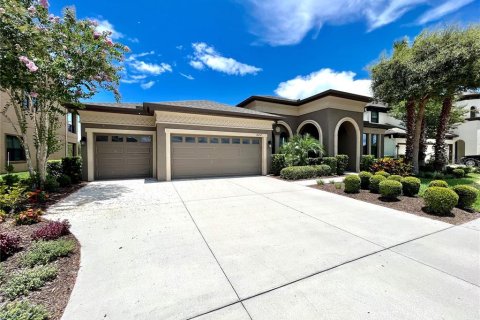House in Land O' Lakes, Florida 4 bedrooms, 294.31 sq.m. № 2278089 - photo 3