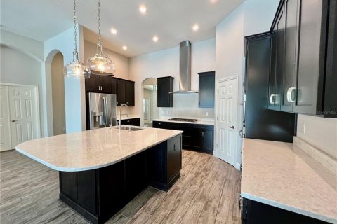 House in Land O' Lakes, Florida 4 bedrooms, 294.31 sq.m. № 2278089 - photo 14