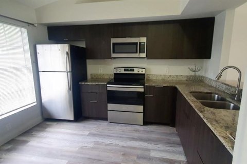 Townhouse in Orlando, Florida 3 bedrooms, 106.74 sq.m. № 2226754 - photo 2