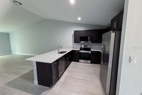 Propiedad comercial en venta en Port Charlotte, Florida, 160.07 m2 № 2107775 - foto 3