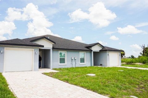 Commercial property in Port Charlotte, Florida 160.07 sq.m. № 2107775