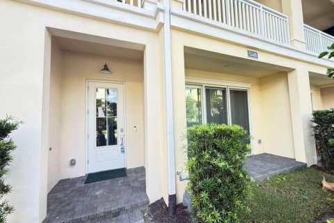 Townhouse in Palm Beach Gardens, Florida 3 bedrooms, 209.22 sq.m. № 2376508 - photo 4