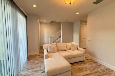 Townhouse in Palm Beach Gardens, Florida 3 bedrooms, 209.22 sq.m. № 2376508 - photo 19