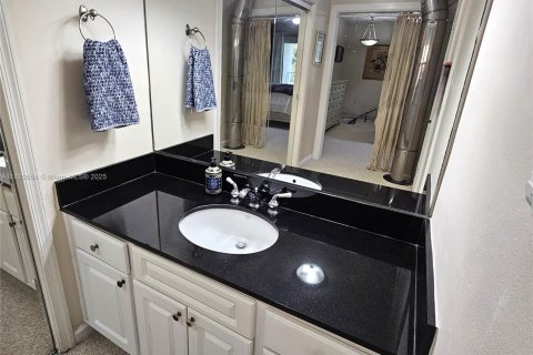 Condo in Miami, Florida, 1 bedroom  № 1948834 - photo 18