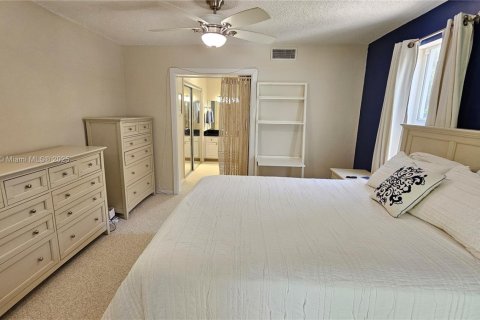 Condo in Miami, Florida, 1 bedroom  № 1948834 - photo 30