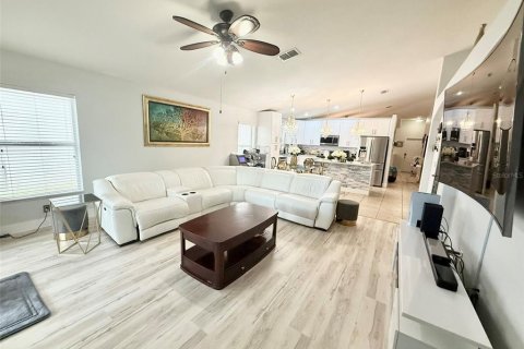 House in Riverview, Florida 3 bedrooms, 193.42 sq.m. № 1903165 - photo 17