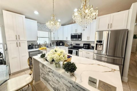 House in Riverview, Florida 3 bedrooms, 193.42 sq.m. № 1903165 - photo 5
