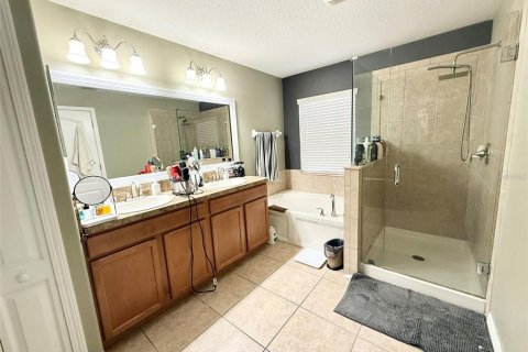 House in Riverview, Florida 3 bedrooms, 193.42 sq.m. № 1903165 - photo 23