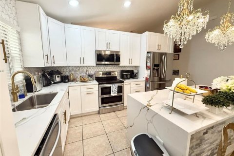 House in Riverview, Florida 3 bedrooms, 193.42 sq.m. № 1903165 - photo 7