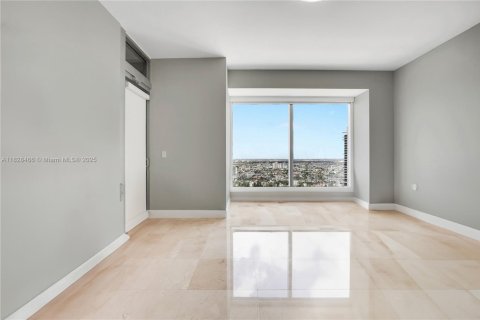 Copropriété à vendre à Miami, Floride: 5 chambres № 1934086 - photo 12