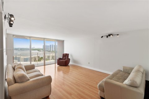 Condo in Aventura, Florida, 3 bedrooms  № 1737512 - photo 4
