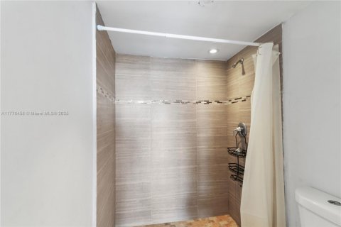 Condo in Aventura, Florida, 3 bedrooms  № 1737512 - photo 17
