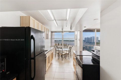 Condo in Aventura, Florida, 3 bedrooms  № 1737512 - photo 6