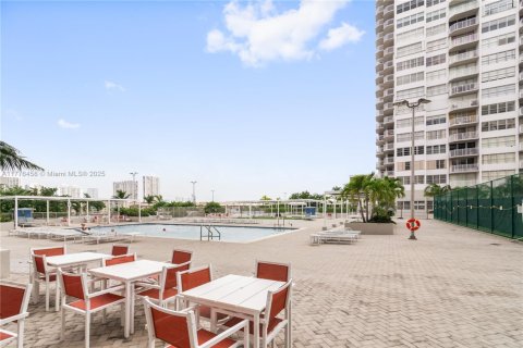 Condo in Aventura, Florida, 3 bedrooms  № 1737512 - photo 24
