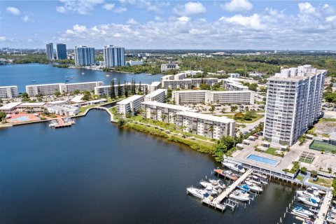 Condo in Aventura, Florida, 3 bedrooms  № 1737512 - photo 27