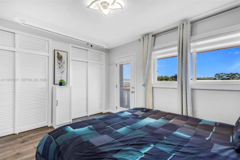 Condominio en venta en Hallandale Beach, Florida, 1 dormitorio, 58.06 m2 № 2017462 - foto 16