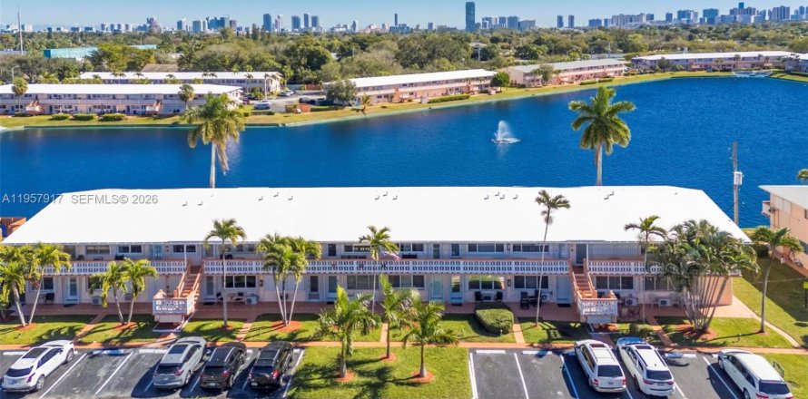 Condominio en Hallandale Beach, Florida, 1 dormitorio  № 2017462