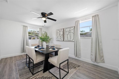 House in Tampa, Florida 4 bedrooms, 129.32 sq.m. № 2104950 - photo 8
