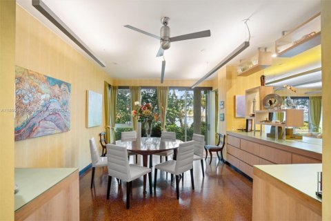 House in Fort Lauderdale, Florida 7 bedrooms, 580.64 sq.m. № 2013640 - photo 10