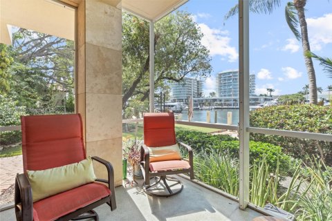 House in Fort Lauderdale, Florida 7 bedrooms, 580.64 sq.m. № 2013640 - photo 14