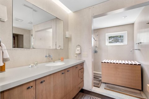 House in Fort Lauderdale, Florida 7 bedrooms, 580.64 sq.m. № 2013640 - photo 21