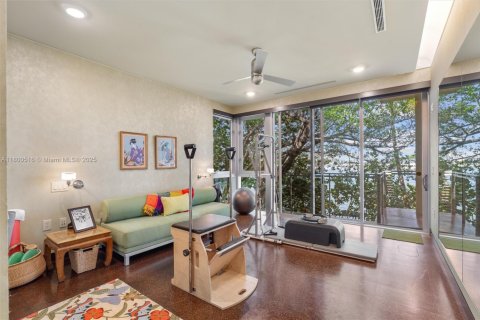 House in Fort Lauderdale, Florida 7 bedrooms, 580.64 sq.m. № 2013640 - photo 27