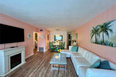 Condo in Clearwater, Florida, 2 bedrooms № 2155965 - photo 4